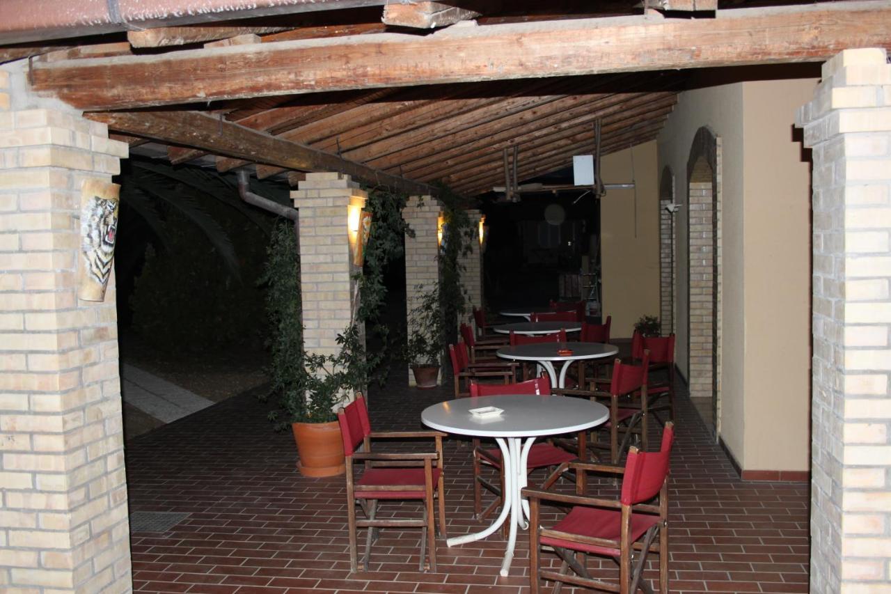 Country-House Pecora Nera Guest House Mosciano Sant'Angelo Bagian luar foto