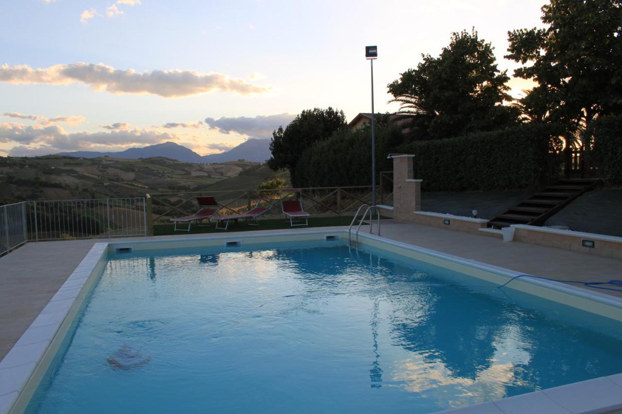 Country-House Pecora Nera Guest House Mosciano Sant'Angelo Bagian luar foto